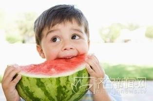 深情吃瓜扒皮墙,揭秘扒皮墙背后的真实故事