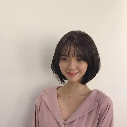 短发网红吃瓜,揭秘娱乐圈幕后真相