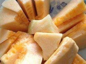 喝了牛奶吃哈密瓜肚子疼,揭秘肠胃不适背后的饮食误区